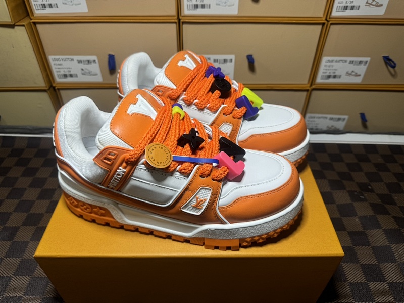 LOUIS VUITTON Trainer Maxi (6)