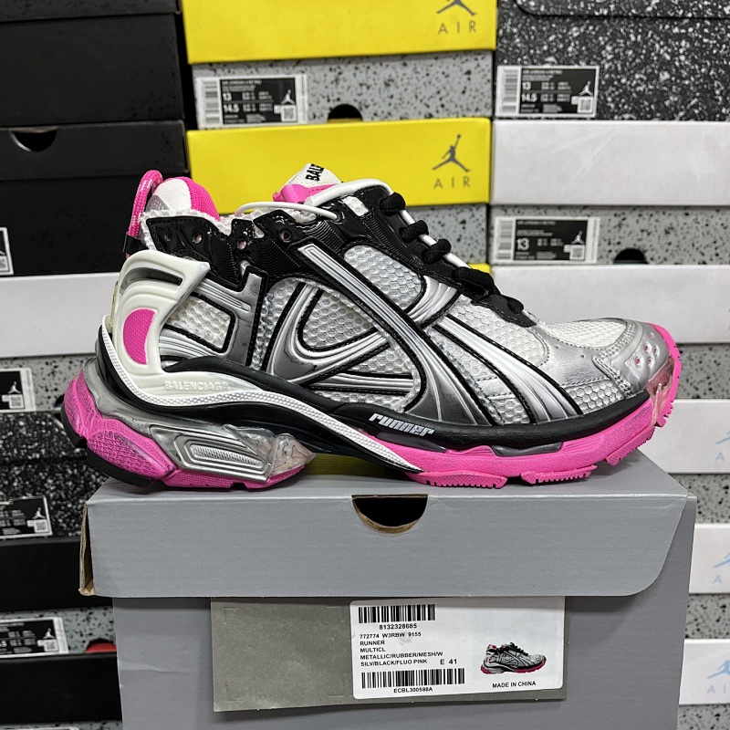 BALENCIAGA RUNNER (7.5) (8)