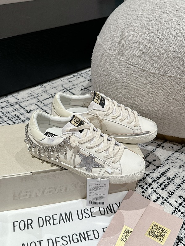 GOLDEN GOOSE (122)