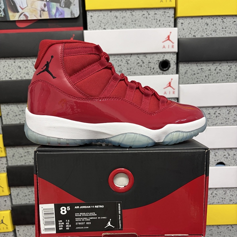 JORDAN 11 (30)