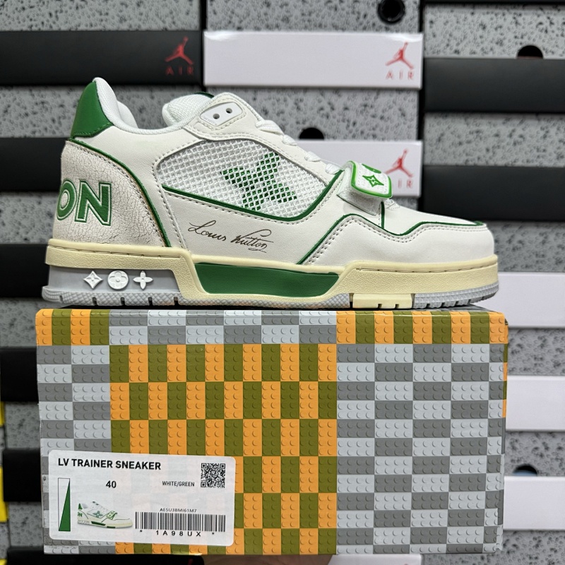 LOUIS VUITTON LV Trainer Sneaker (4)