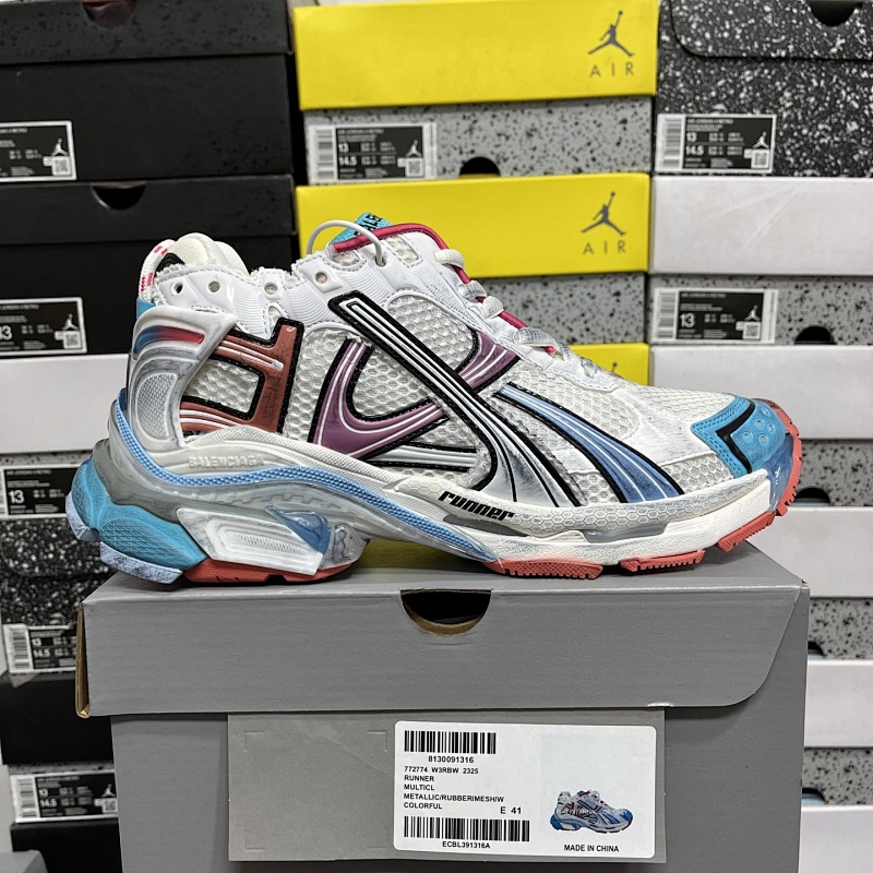 BALENCIAGA RUNNER (7.5) (24)