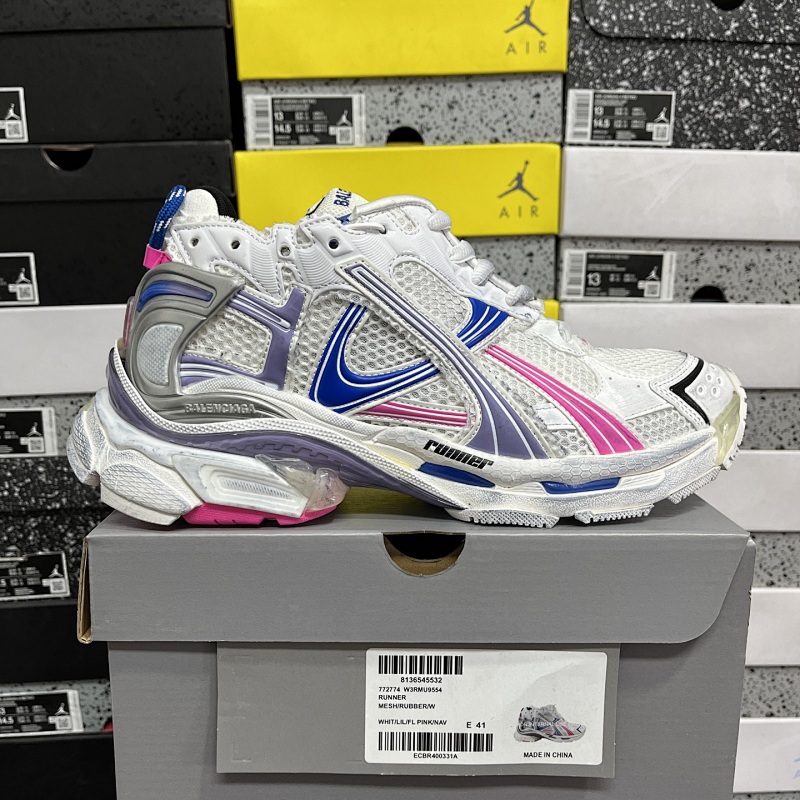 BALENCIAGA RUNNER (7.5) (5)