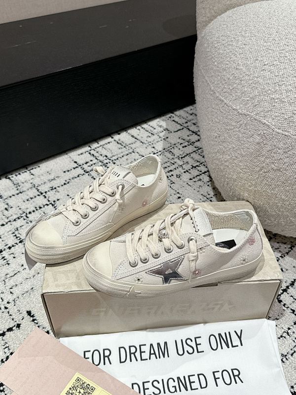 GOLDEN GOOSE (136)