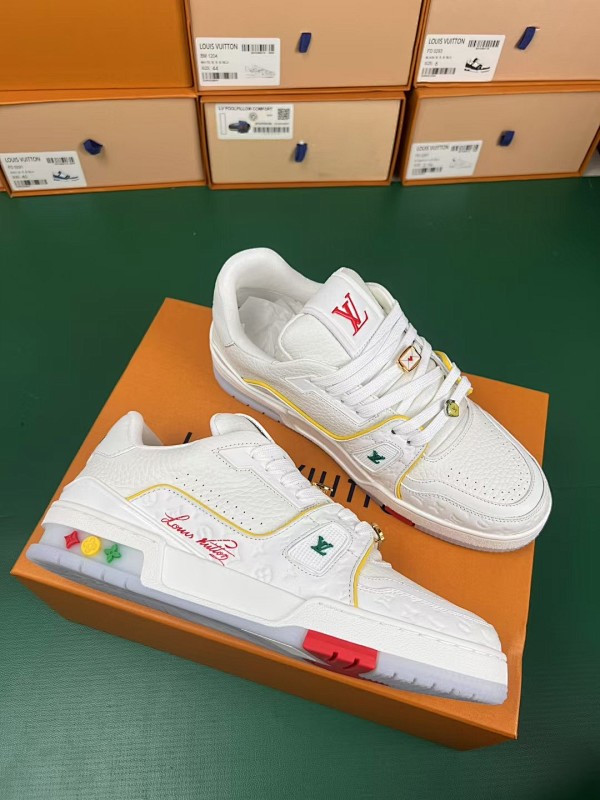 LOUIS VUITTON 1V Trainer (14)