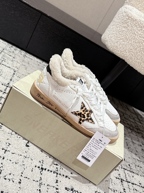 GOLDEN GOOSE (30)