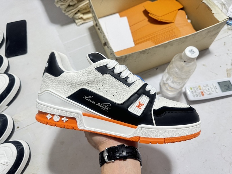 LOUIS VUITTON 1V Trainer Black/White/Orange