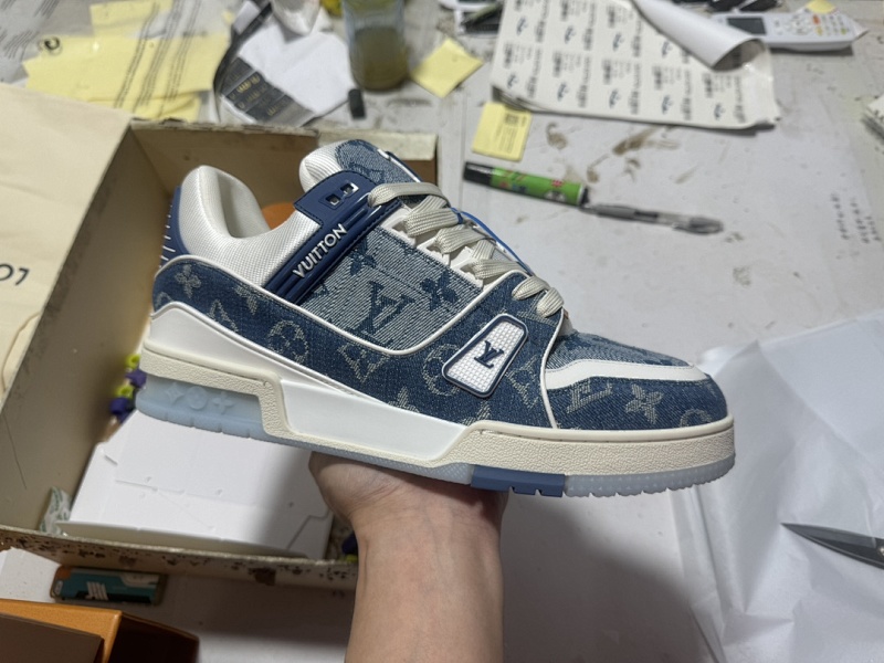 Louis Vuitton 1V Trainer (6)