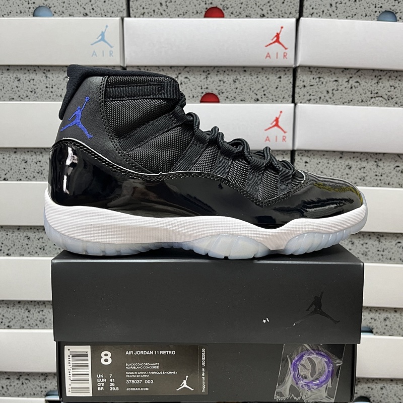 JORDAN 11 (32)