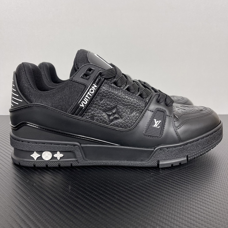 Louis Vuitton Black Warrior 1AAREW