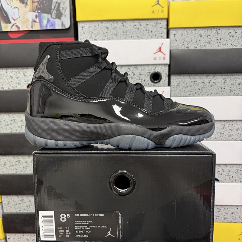 JORDAN 11 (25)
