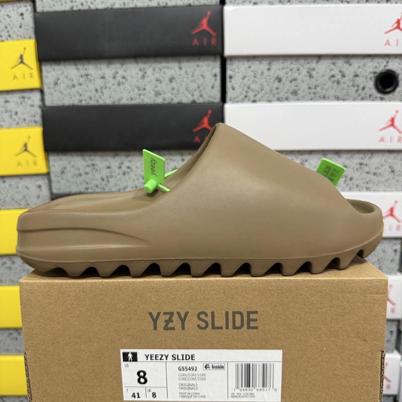 YEEZY SLIDE (40)