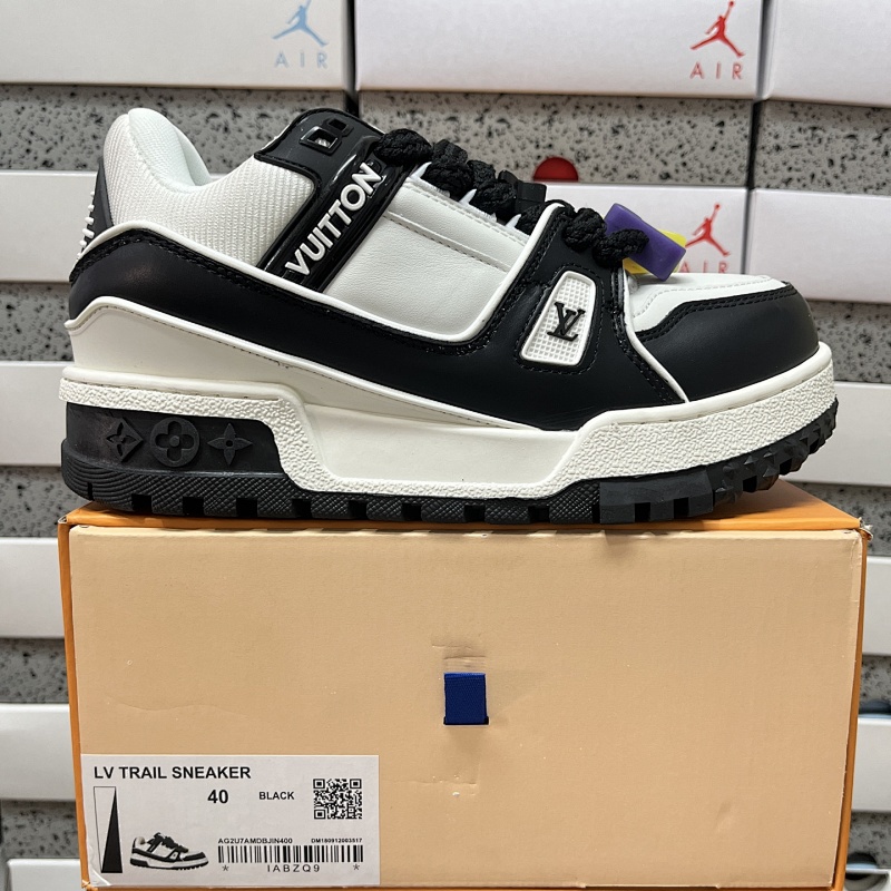 LOUIS VUITTON LV Trail Sneaker (4)
