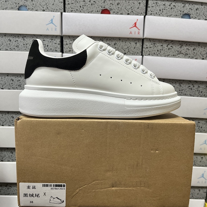 ALEXANDER MCQUEEN (77)