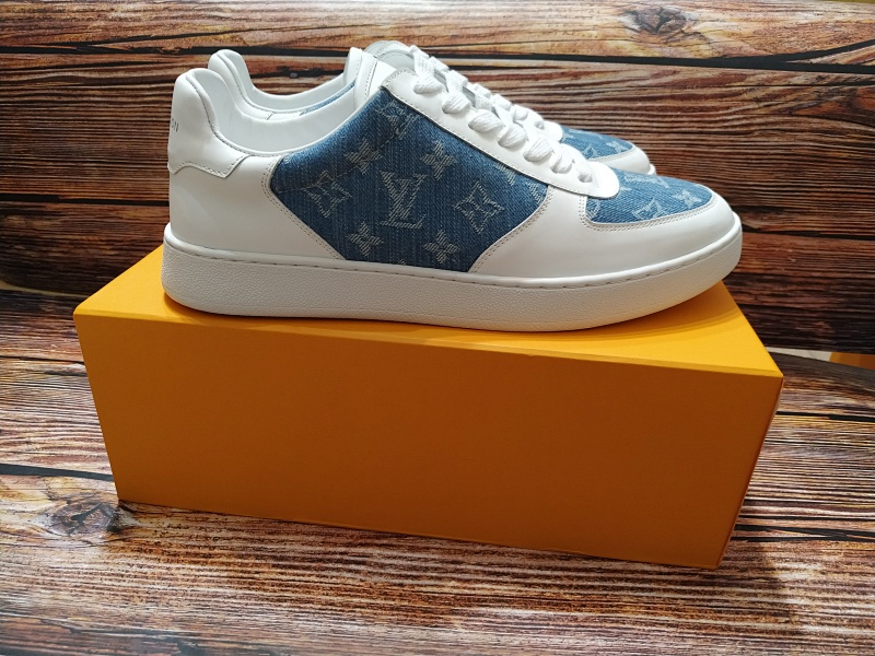 LOUIS VUITTON TRAINER (114)