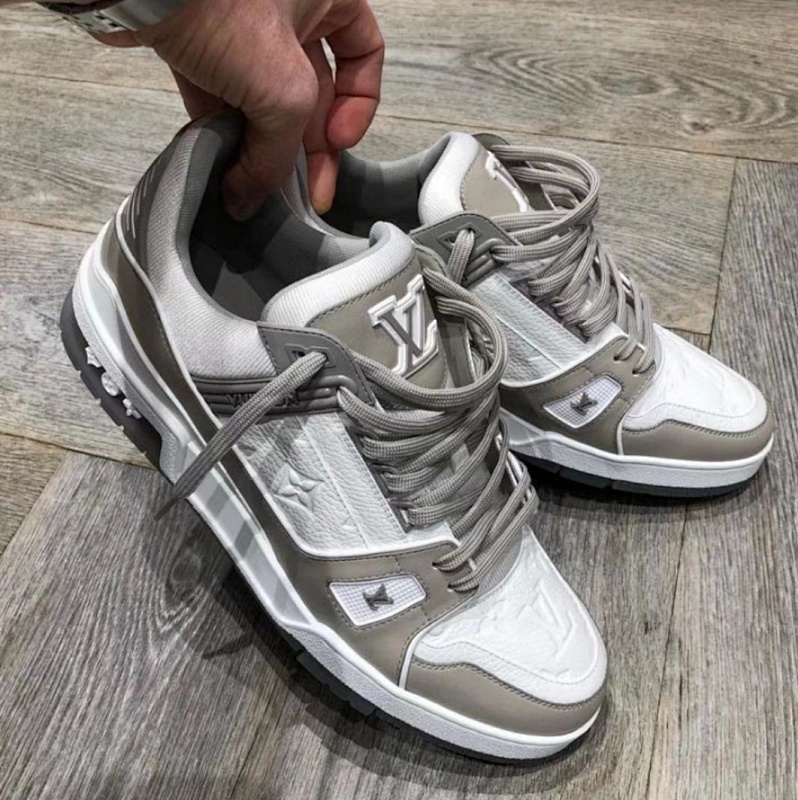 LOUIS VUITTON TRAINER (33)