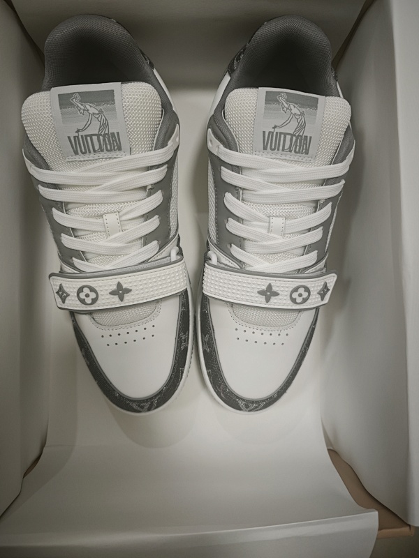 LOUIS VUITTON TRAINER (27)