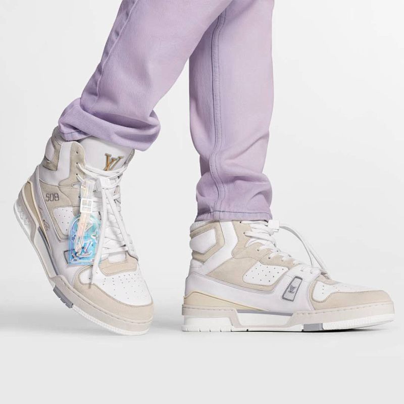 LOUIS VUITTON TRAINER (105)