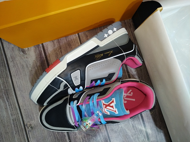 LOUIS VUITTON TRAINER (81)