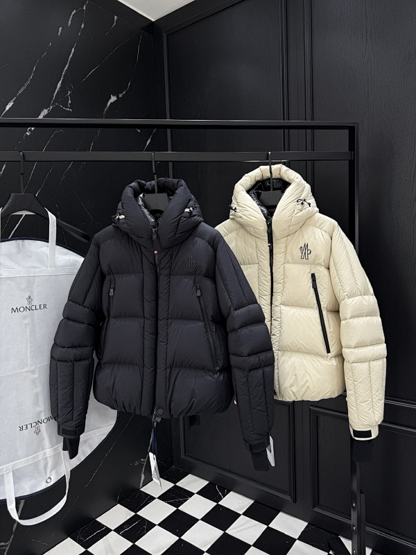 MONCLER JACKETS (100)