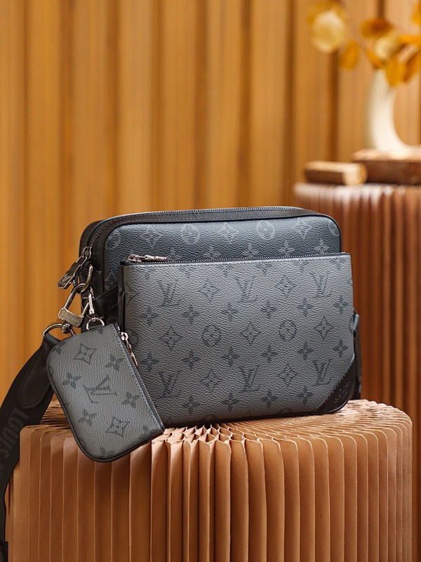 LOUIS VUITTON BAGS (7)