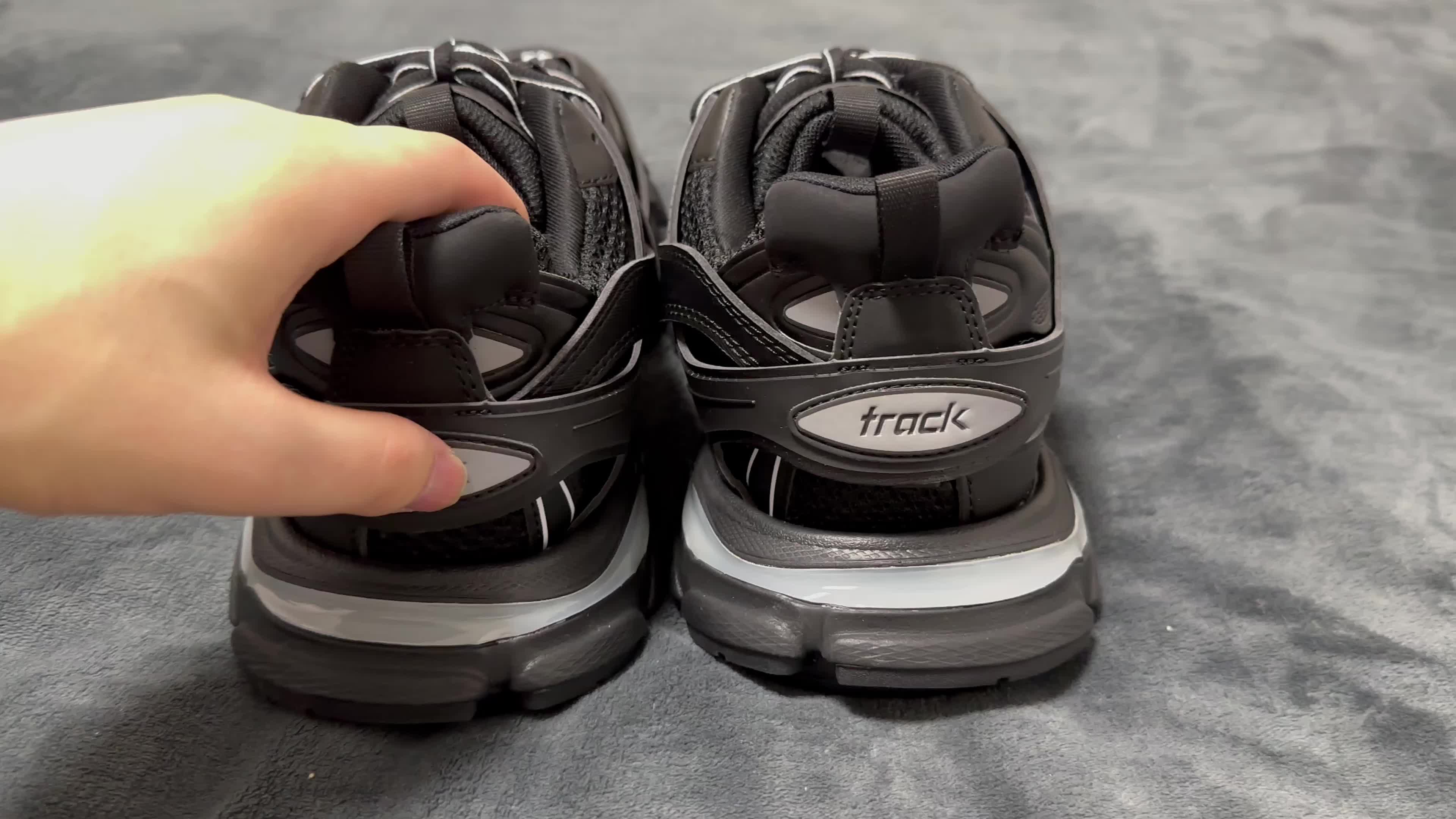 LED BALENCIAGA TRACK (2)